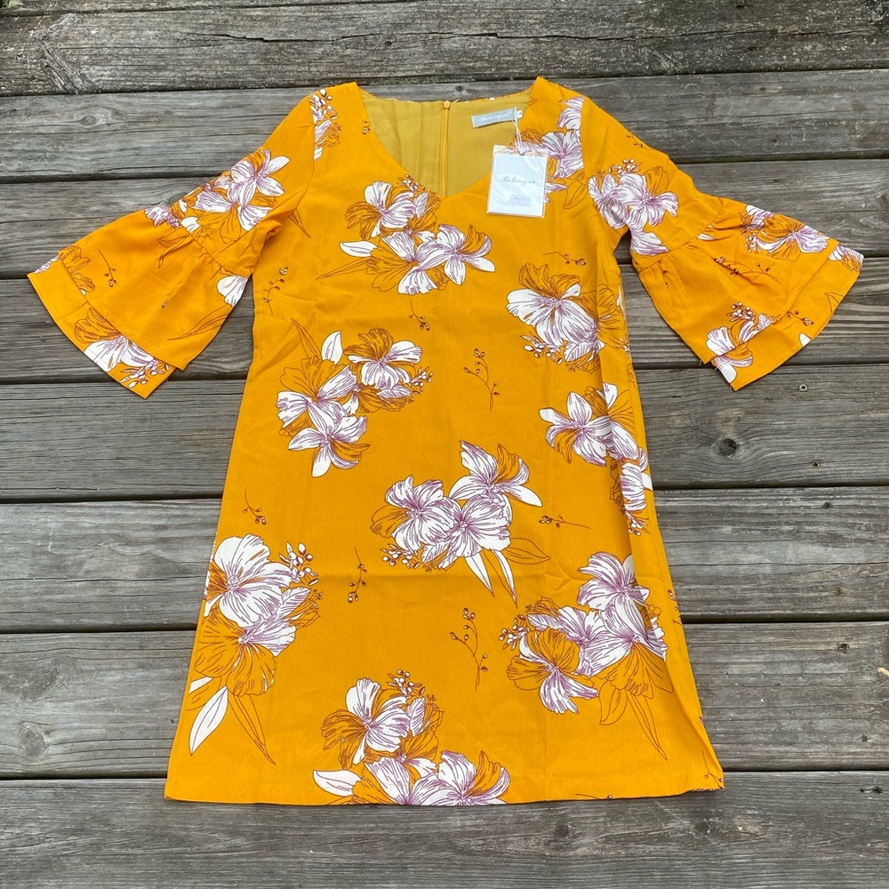 Belongsci Gold floral dress 3/4 bell sleeves V neck sz S NWT
